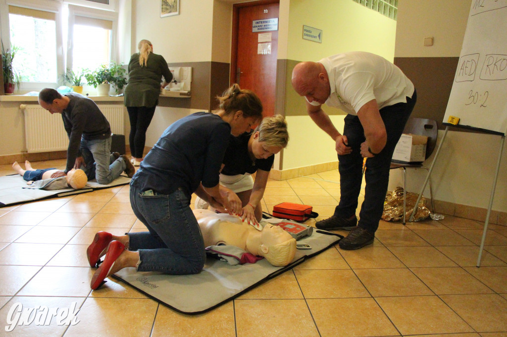 Staza taktyczna i folia stretch do apteczki
