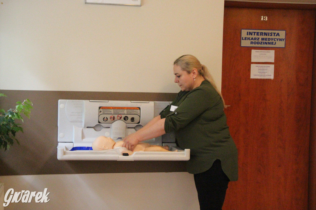 Staza taktyczna i folia stretch do apteczki