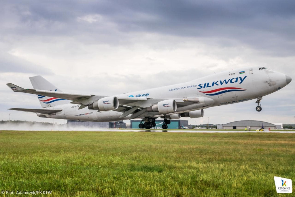 Jumbo jet na lotnisku w Pyrzowicach