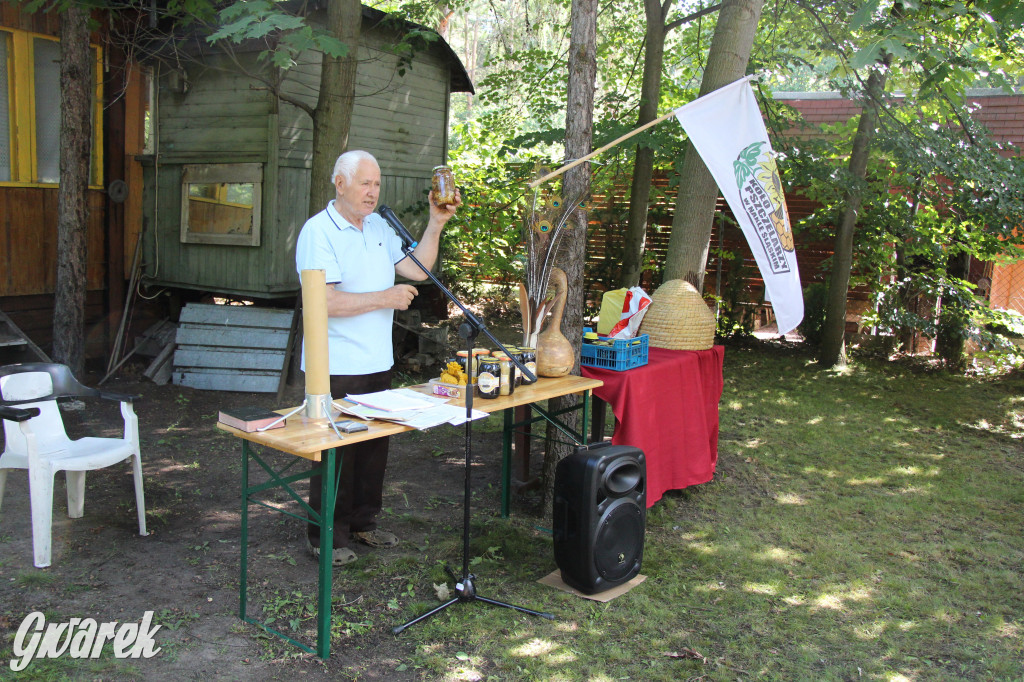 Pszczele imperium w Nowym Chechle