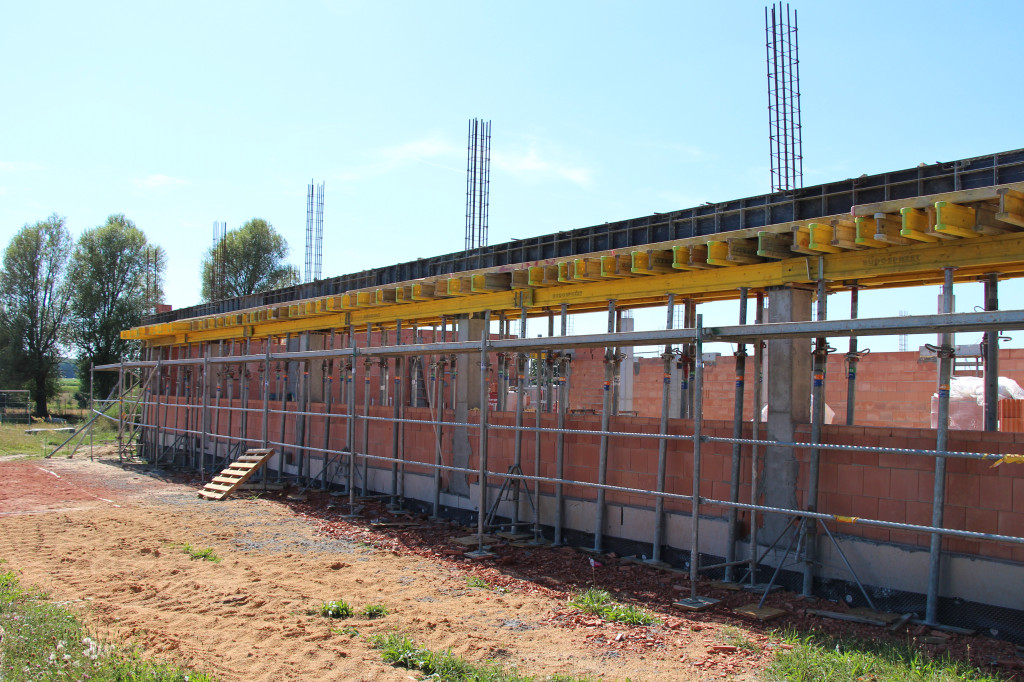 Budują salę gimnastyczną przy szkole