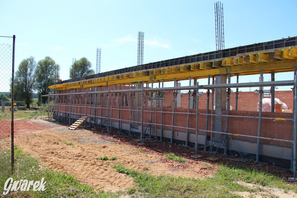 Budują salę gimnastyczną przy szkole