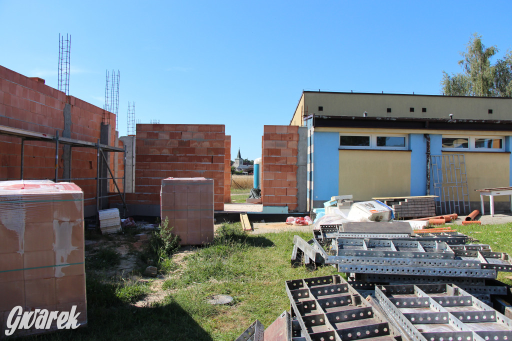 Budują salę gimnastyczną przy szkole