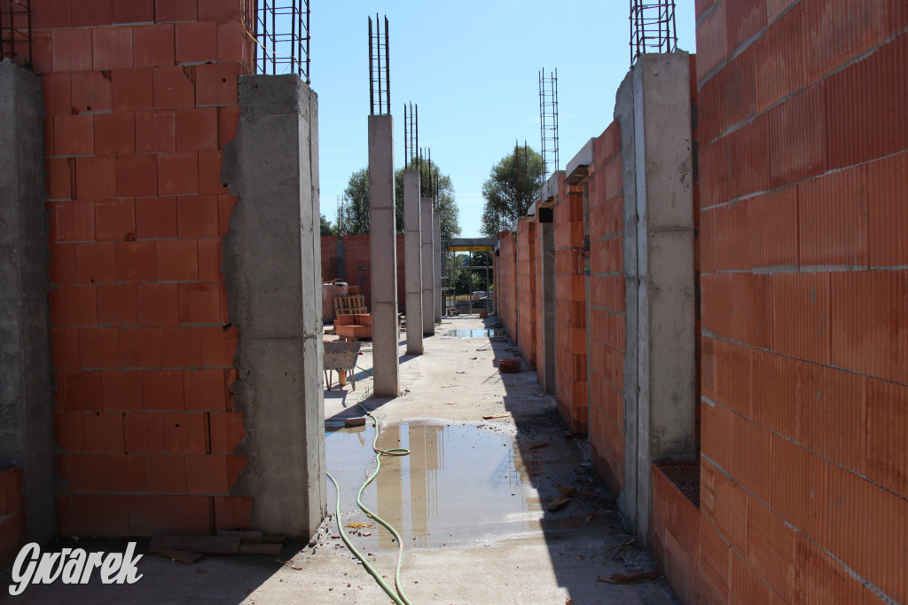 Budują salę gimnastyczną przy szkole