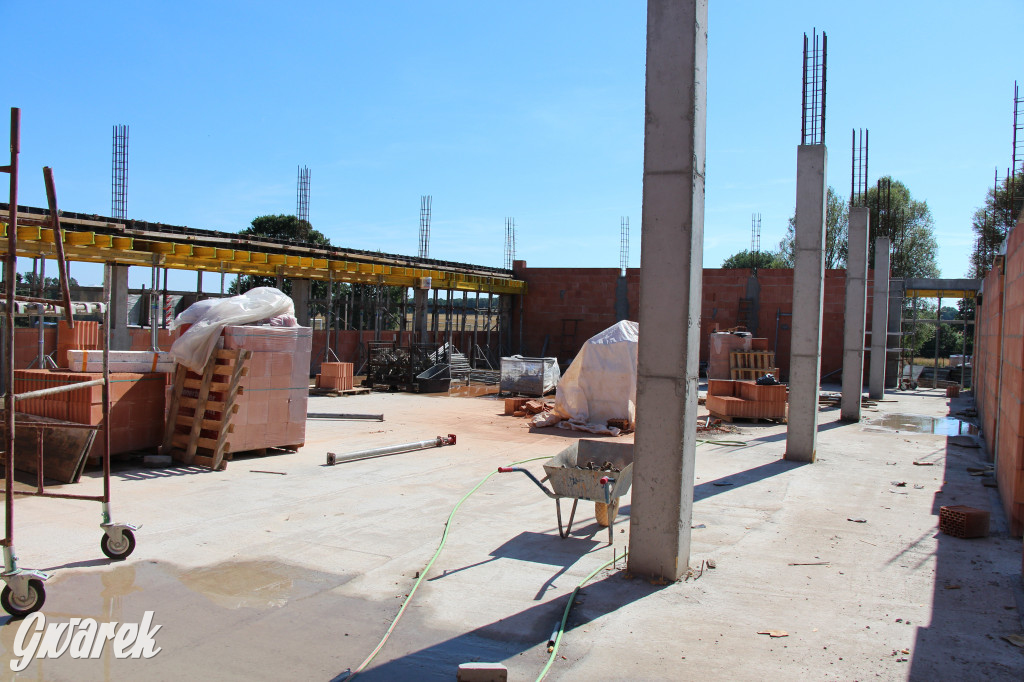 Budują salę gimnastyczną przy szkole