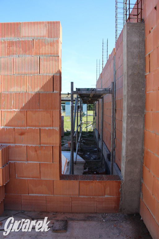 Budują salę gimnastyczną przy szkole