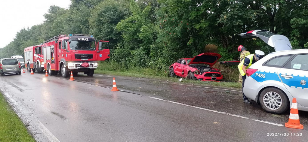 Dachowanie na drodze wojewódzkiej