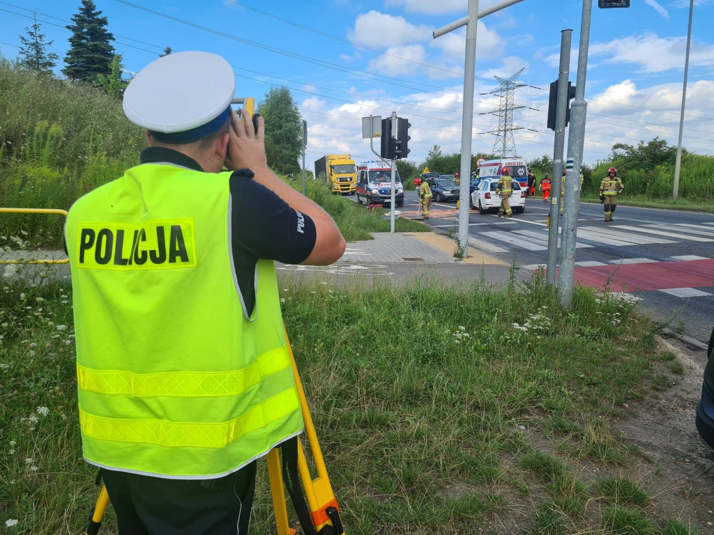 Wypadek na skrzyżowaniu DW 911 i ul. Jana Pawła II