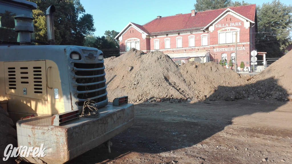 Powstaje centrum przesiadkowe przy parku
