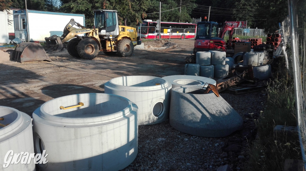 Powstaje centrum przesiadkowe przy parku