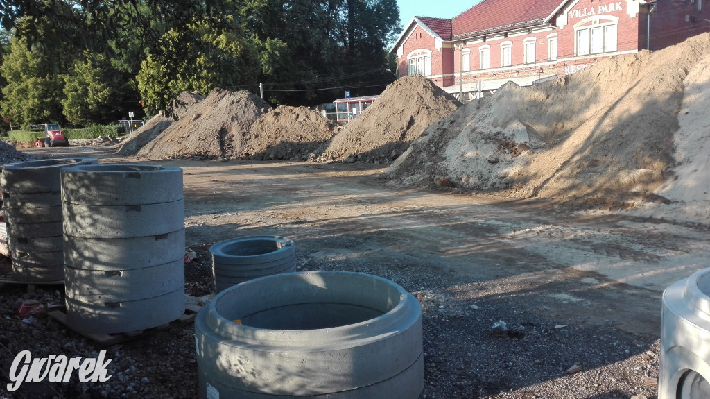 Powstaje centrum przesiadkowe przy parku