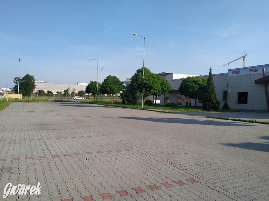 Radzionków. Co po markecie Simply?