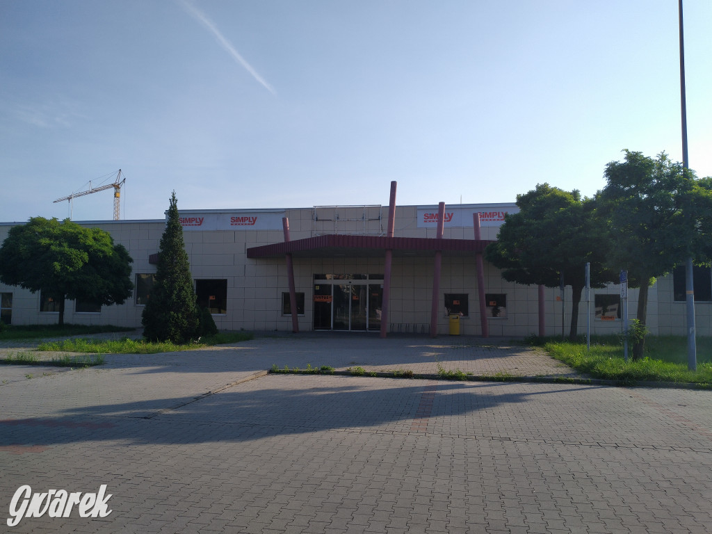 Radzionków. Co po markecie Simply?