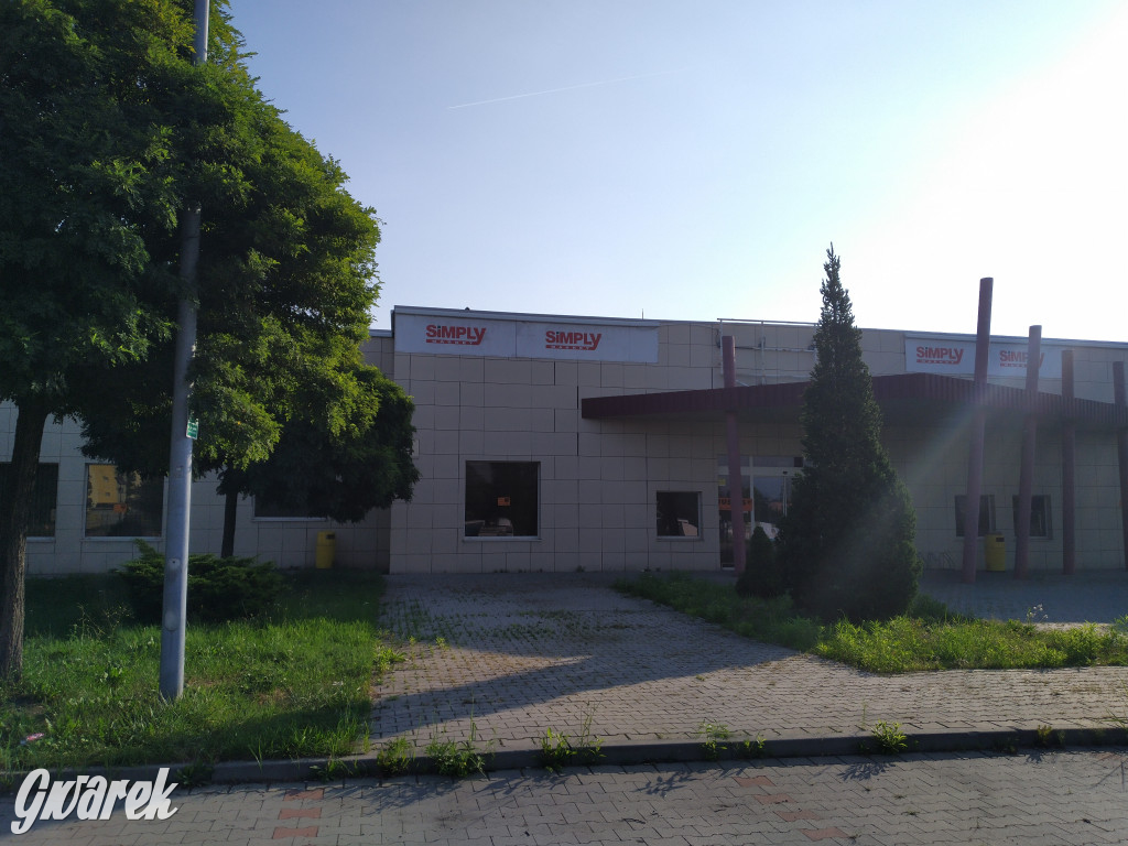 Radzionków. Co po markecie Simply?