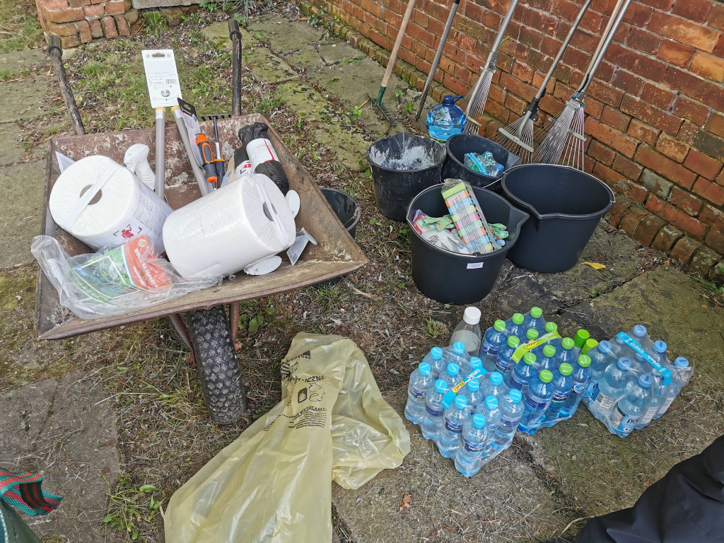 Sprzątali cmentarz żydowski i dom przedpogrzebowy