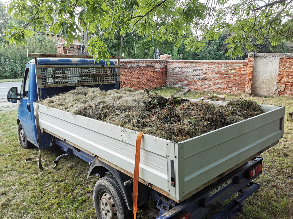 Sprzątali cmentarz żydowski i dom przedpogrzebowy