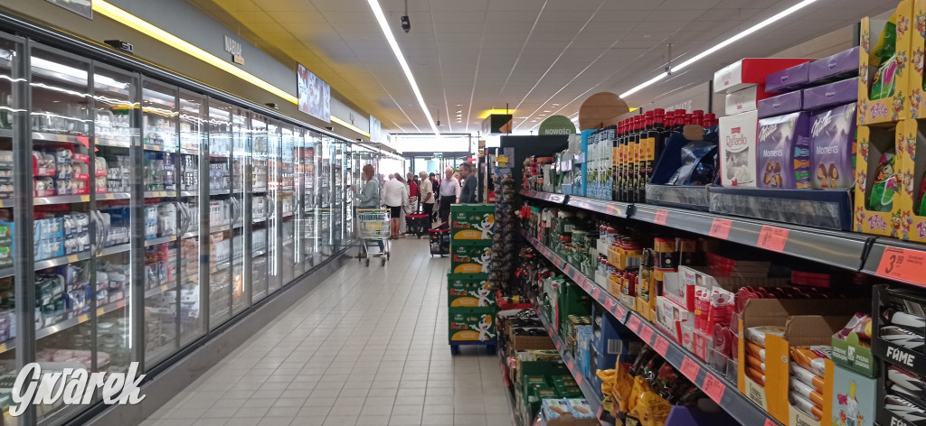 Biedronka na ul. Janasa po liftingu