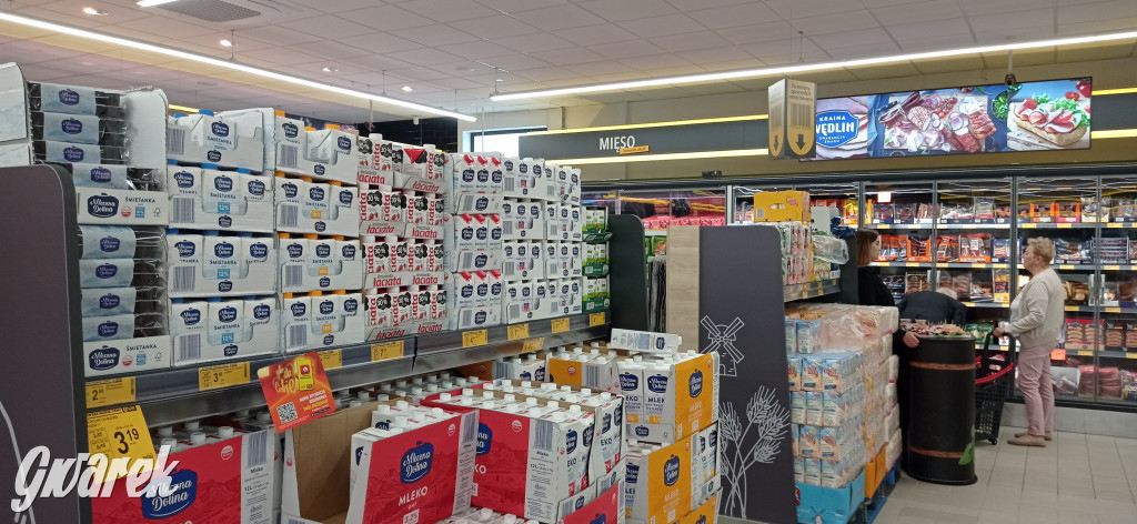 Biedronka na ul. Janasa po liftingu