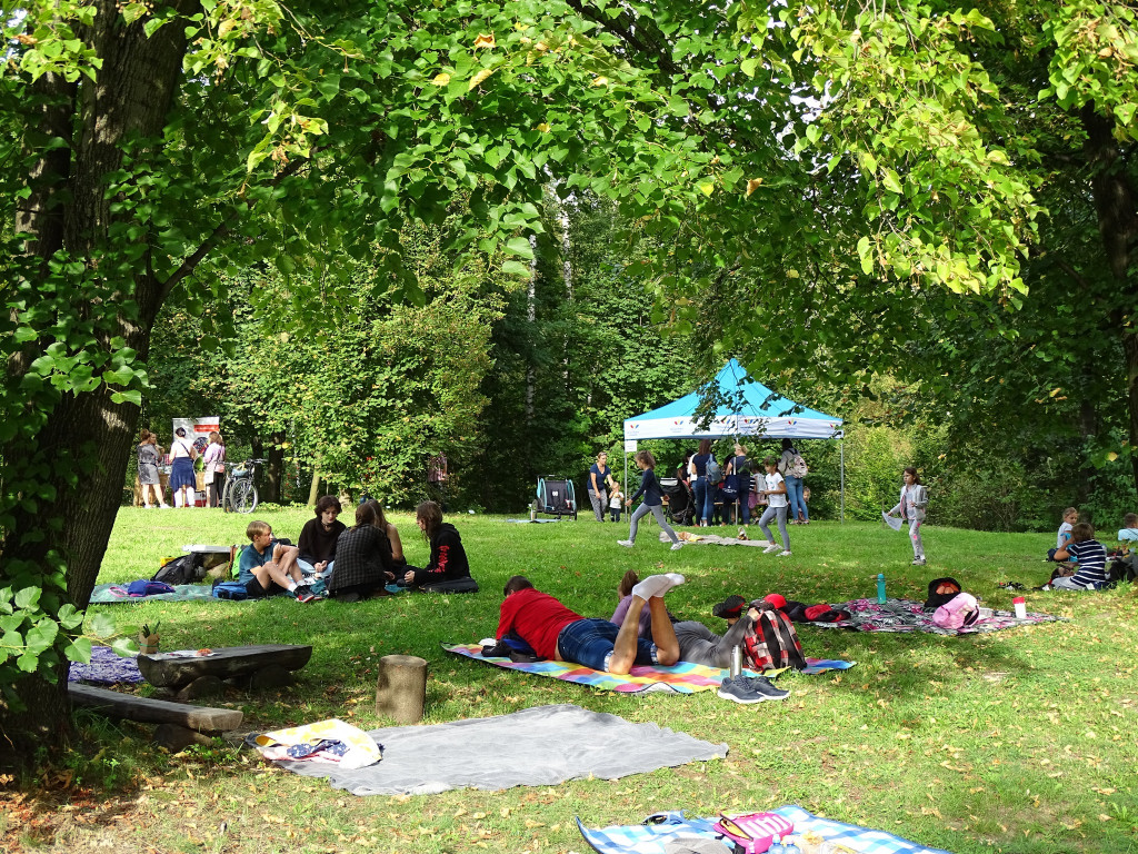 Piknik w ogrodzie botanicznym