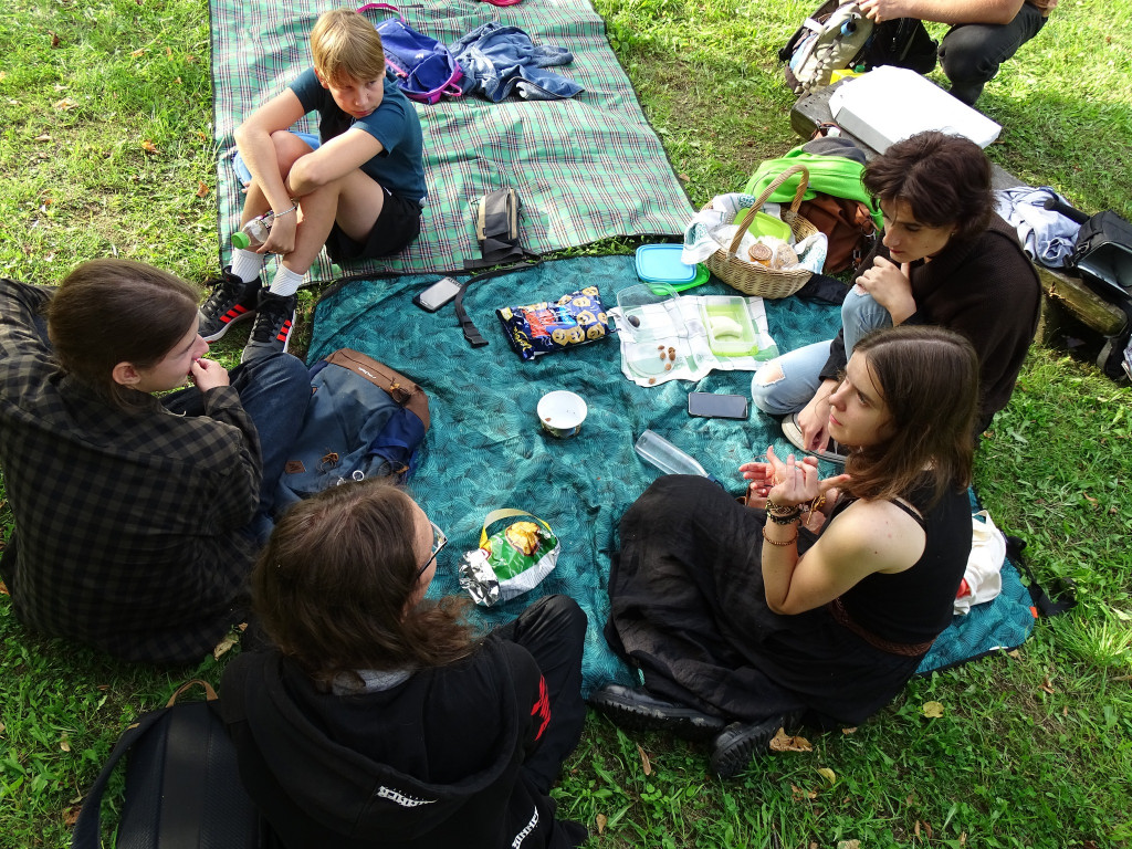 Piknik w ogrodzie botanicznym