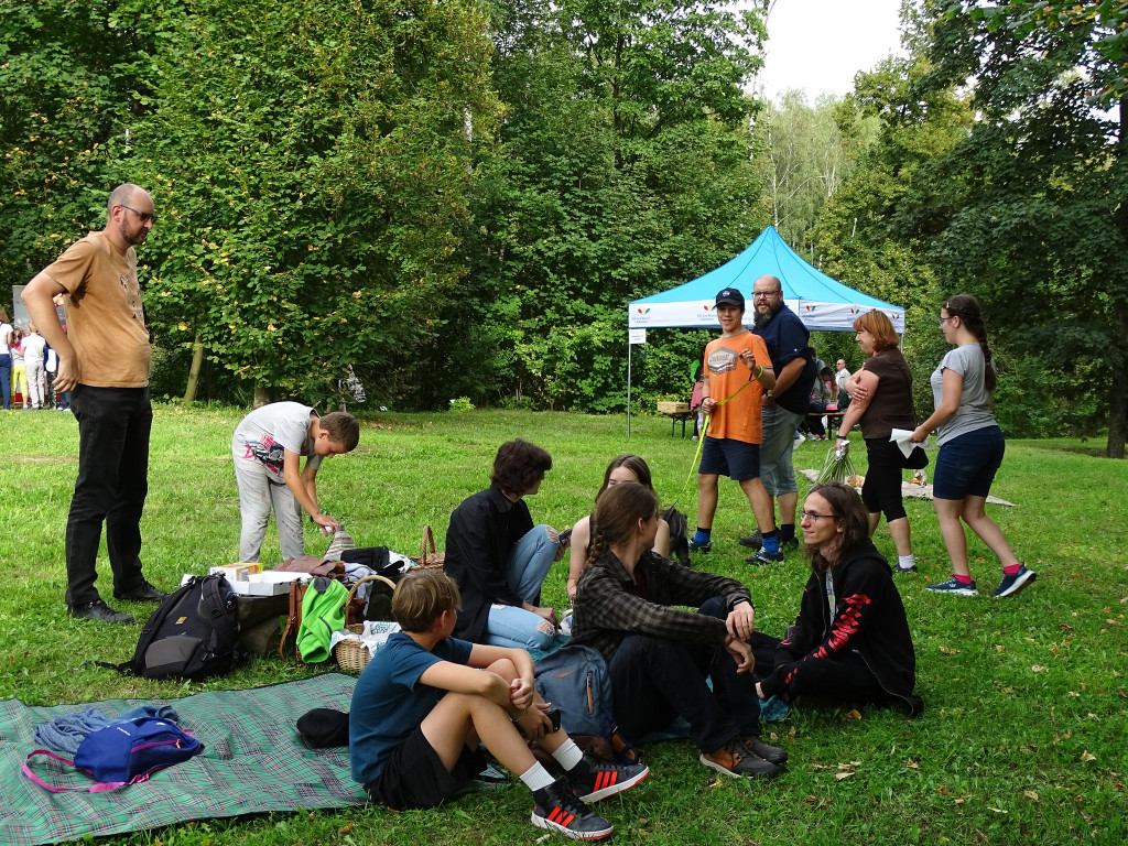 Piknik w ogrodzie botanicznym