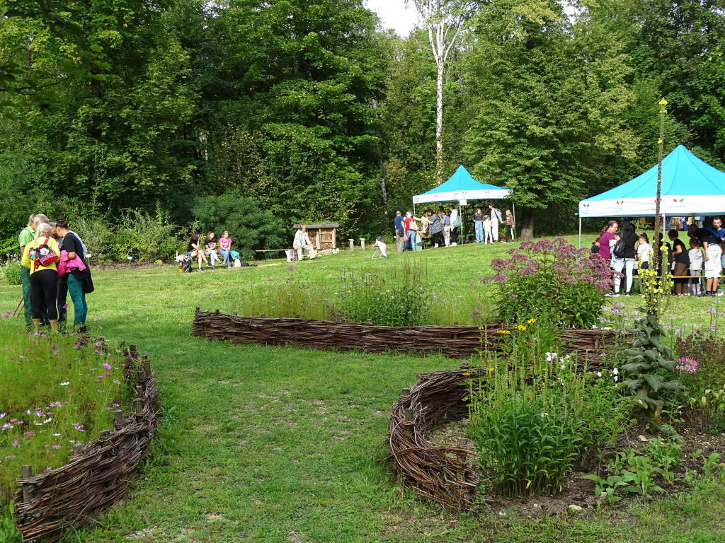 Piknik w ogrodzie botanicznym