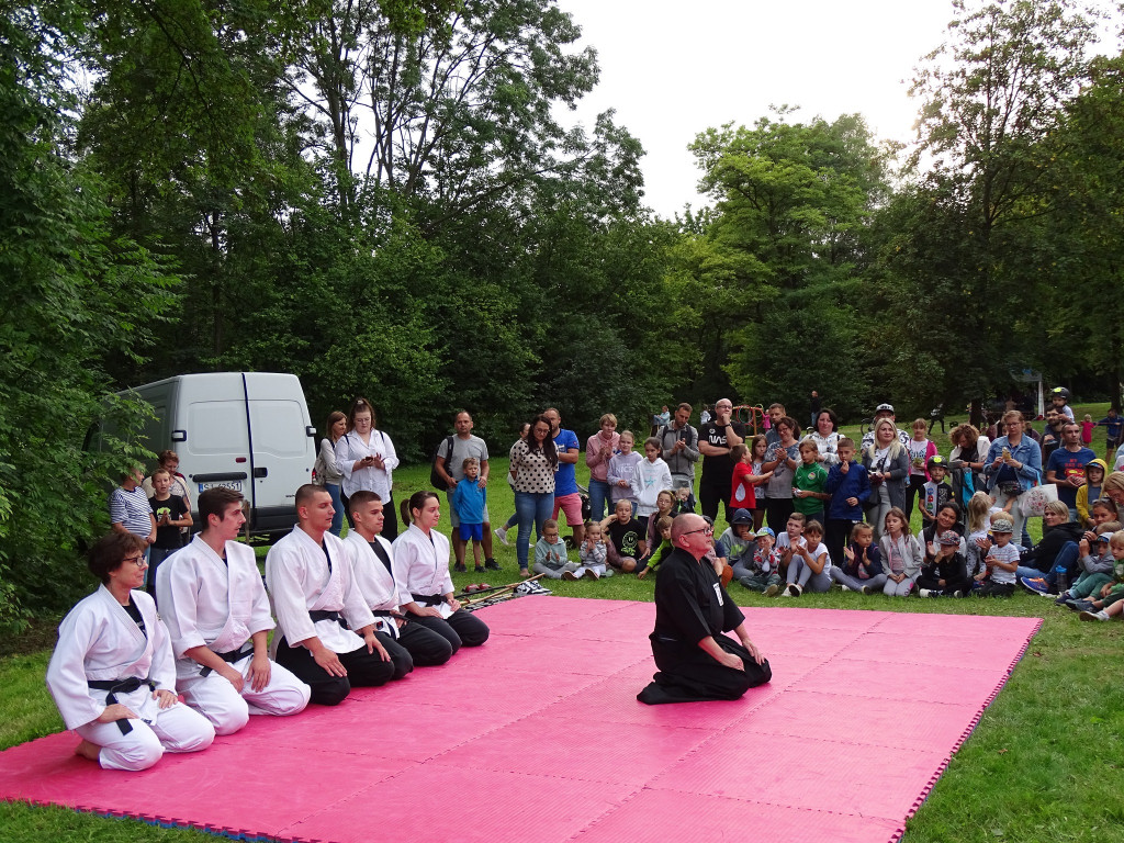 Piknik w ogrodzie botanicznym