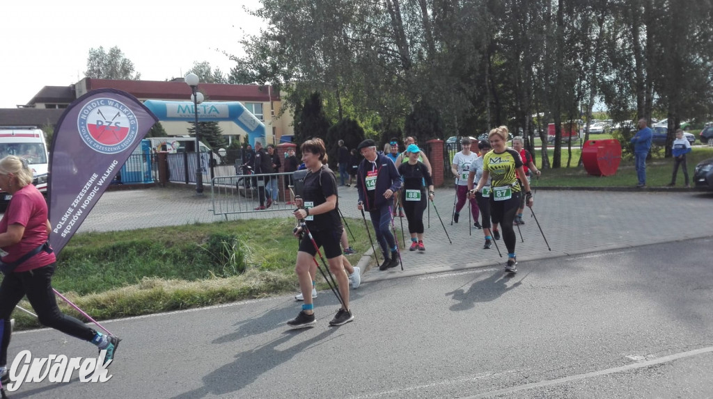 Biegowe zawody i pomidory