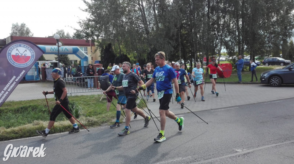 Biegowe zawody i pomidory