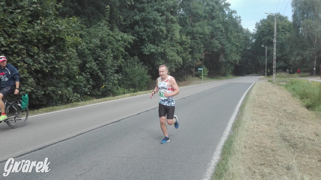 Biegowe zawody i pomidory