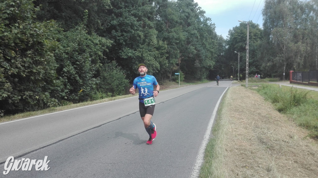 Biegowe zawody i pomidory