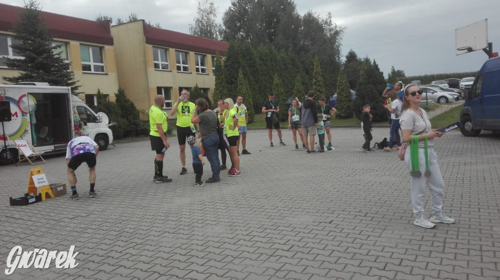 Biegowe zawody i pomidory