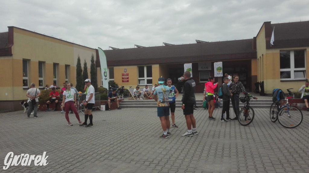 Biegowe zawody i pomidory