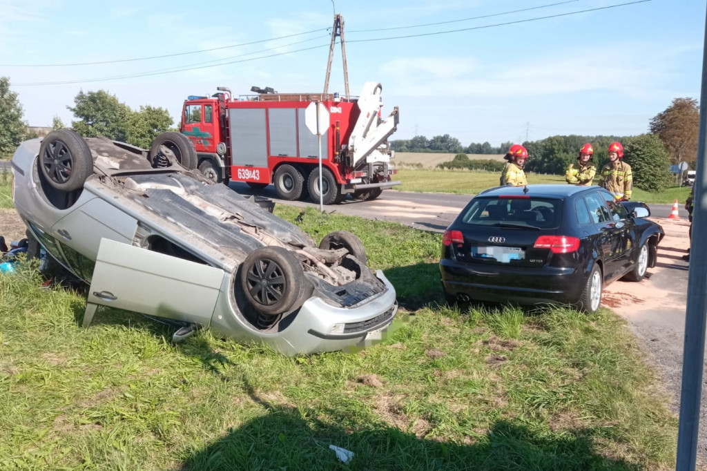 Dachowania aut w Ostrożnicy i Świętoszowicach