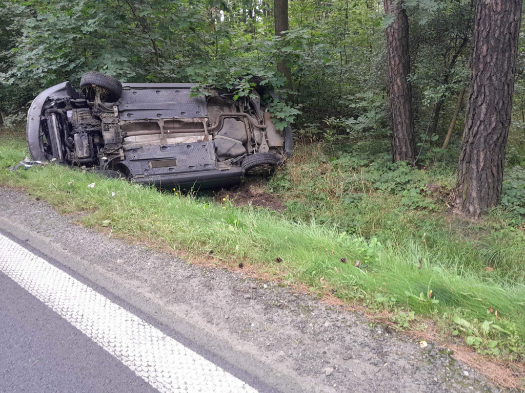 Dachowania aut w Ostrożnicy i Świętoszowicach