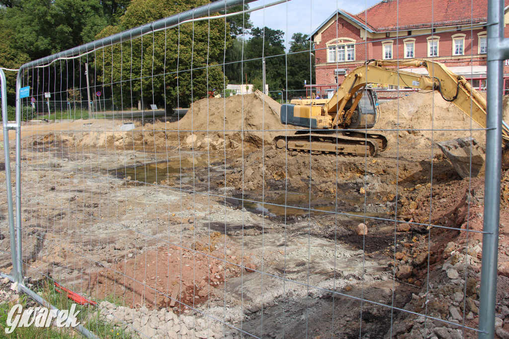 Świerklaniec. Budują centrum przesiadkowe