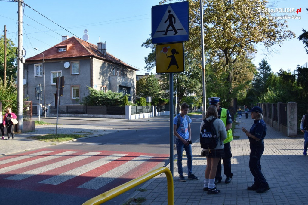Akcja policji przy Szkole Podstawowej nr 3