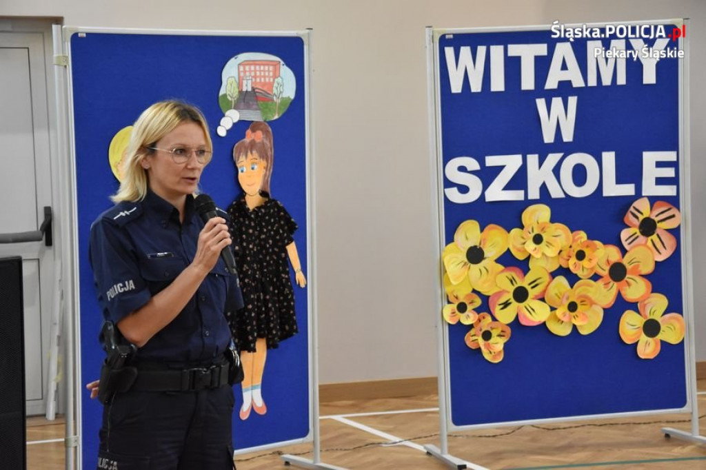 Akcja policji przy Szkole Podstawowej nr 3