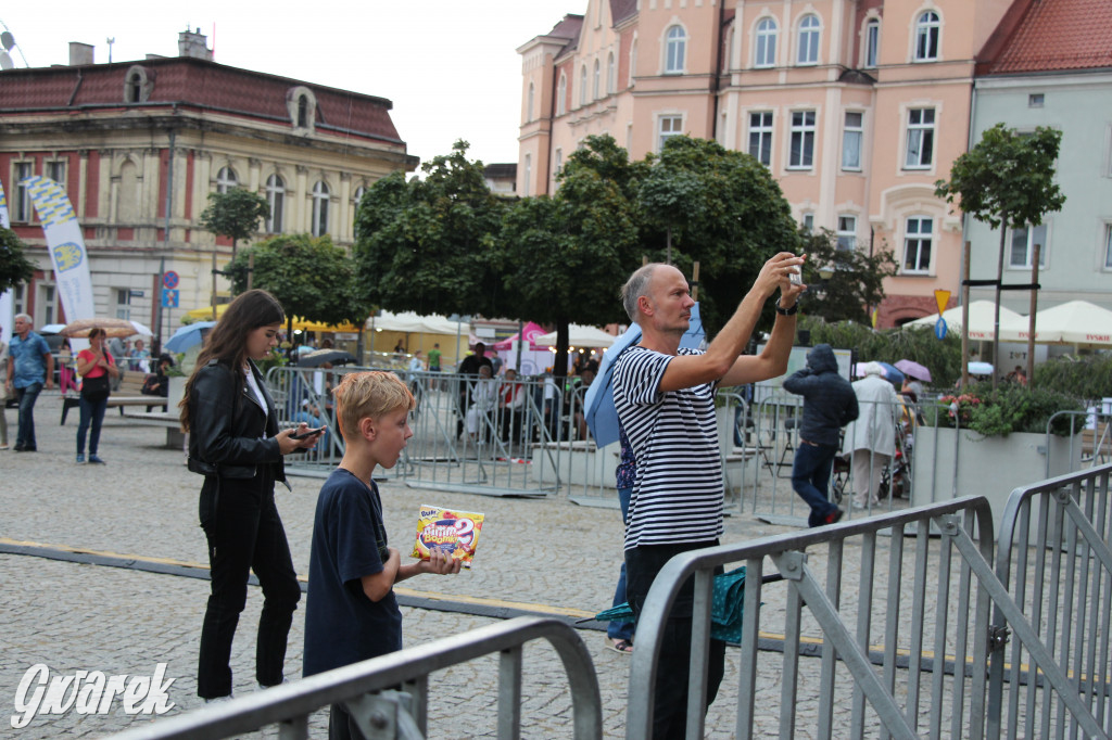 Gwarki. Na początek zaśpiewało 300 chórzystów