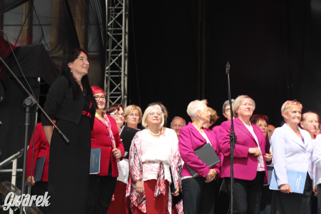 Gwarki. Na początek zaśpiewało 300 chórzystów