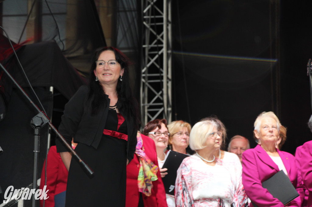 Gwarki. Na początek zaśpiewało 300 chórzystów