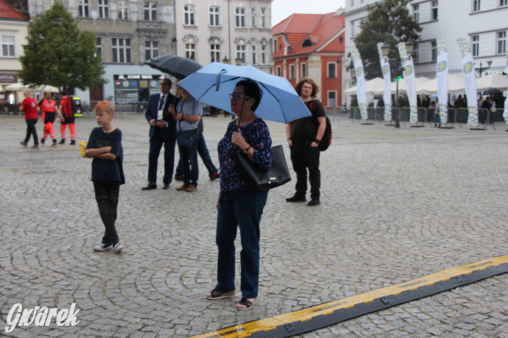 Gwarki. Na początek zaśpiewało 300 chórzystów