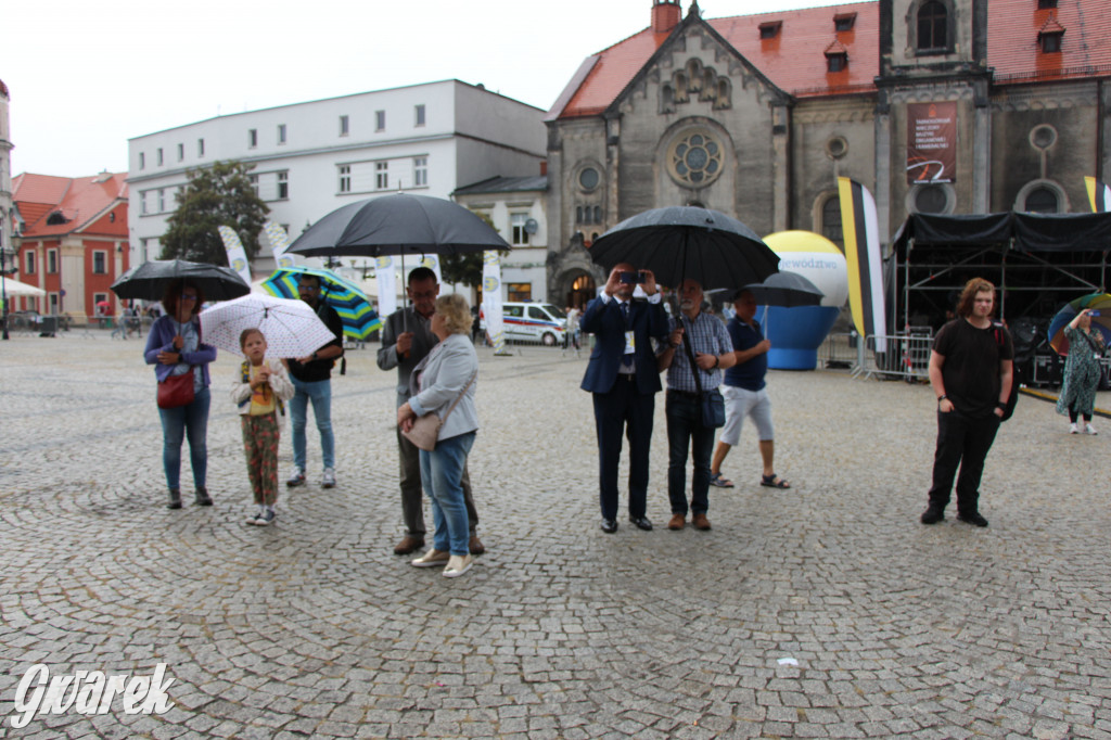 Gwarki. Na początek zaśpiewało 300 chórzystów