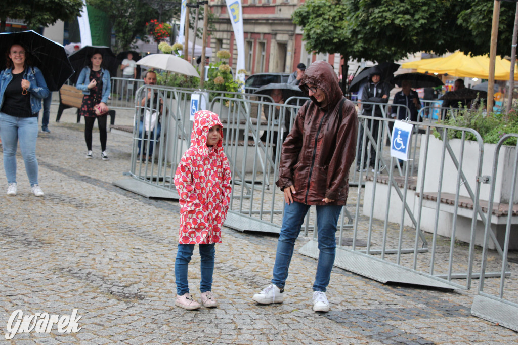 Gwarki. Na początek zaśpiewało 300 chórzystów