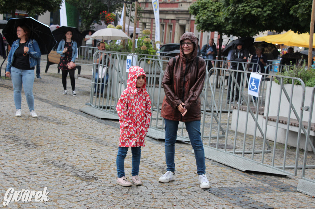 Gwarki. Na początek zaśpiewało 300 chórzystów