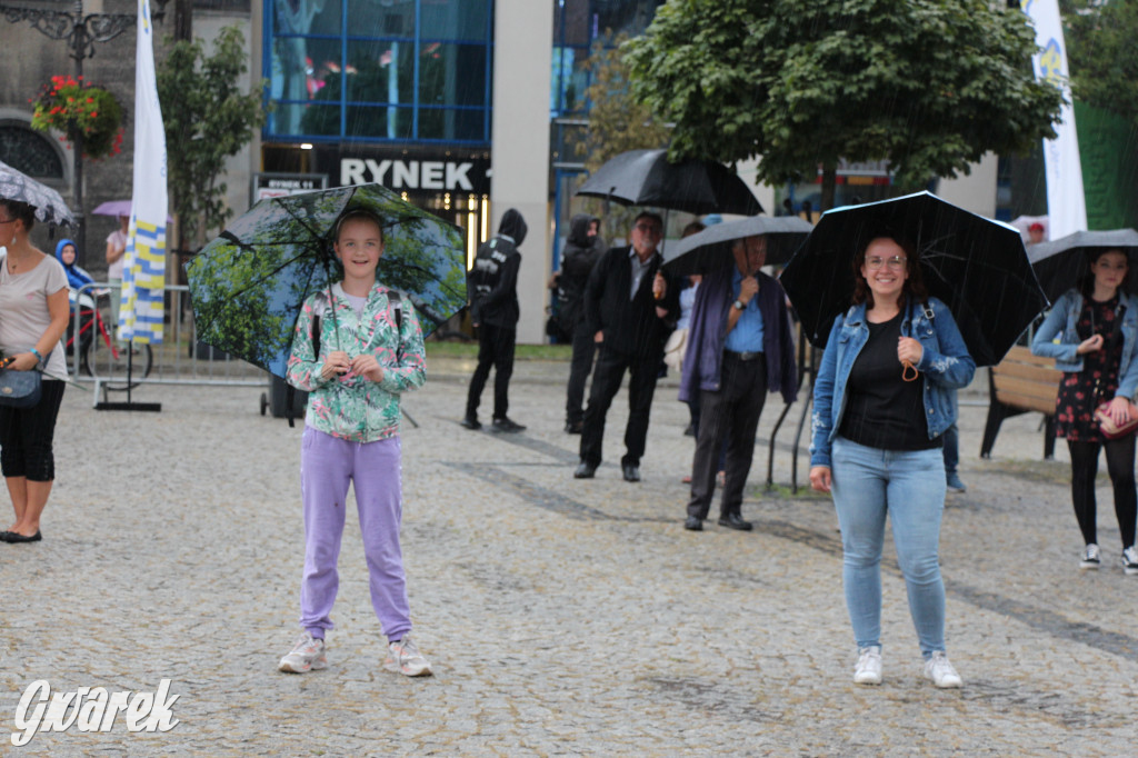 Gwarki. Na początek zaśpiewało 300 chórzystów