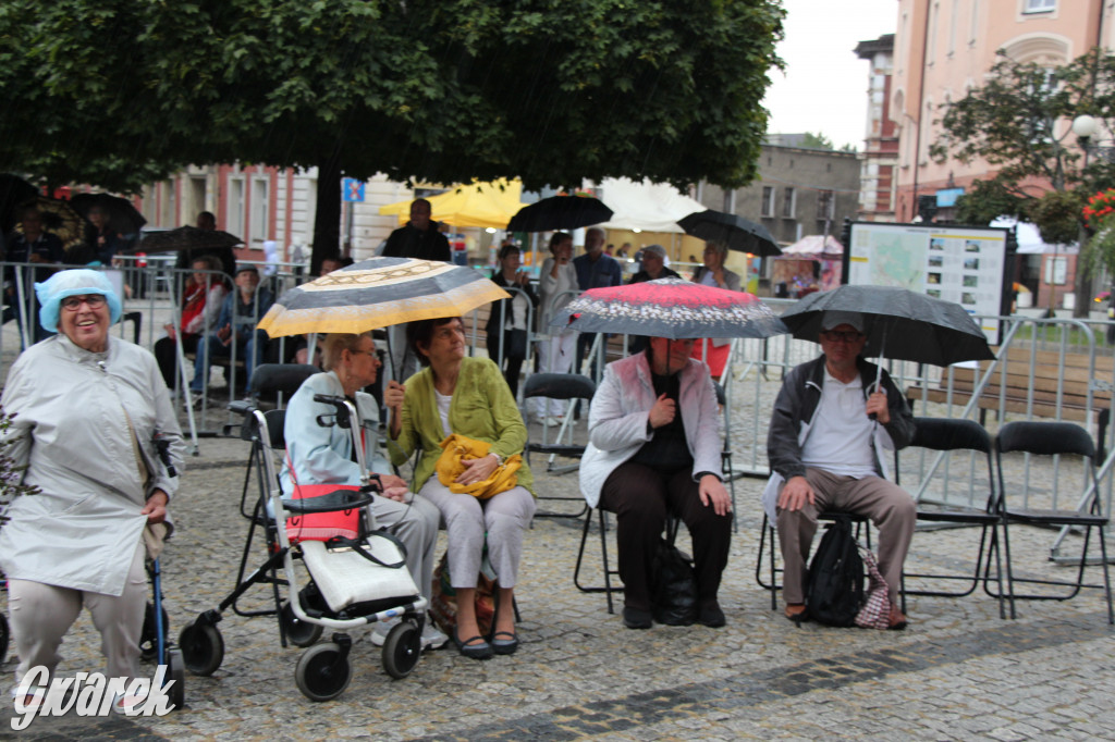 Gwarki. Na początek zaśpiewało 300 chórzystów