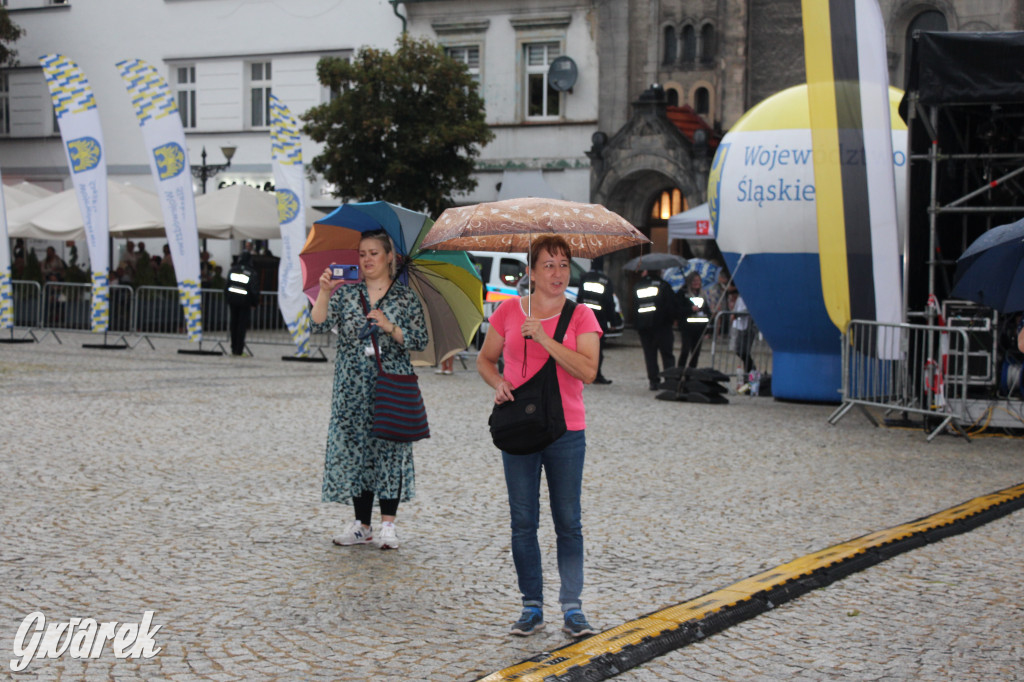 Gwarki. Na początek zaśpiewało 300 chórzystów
