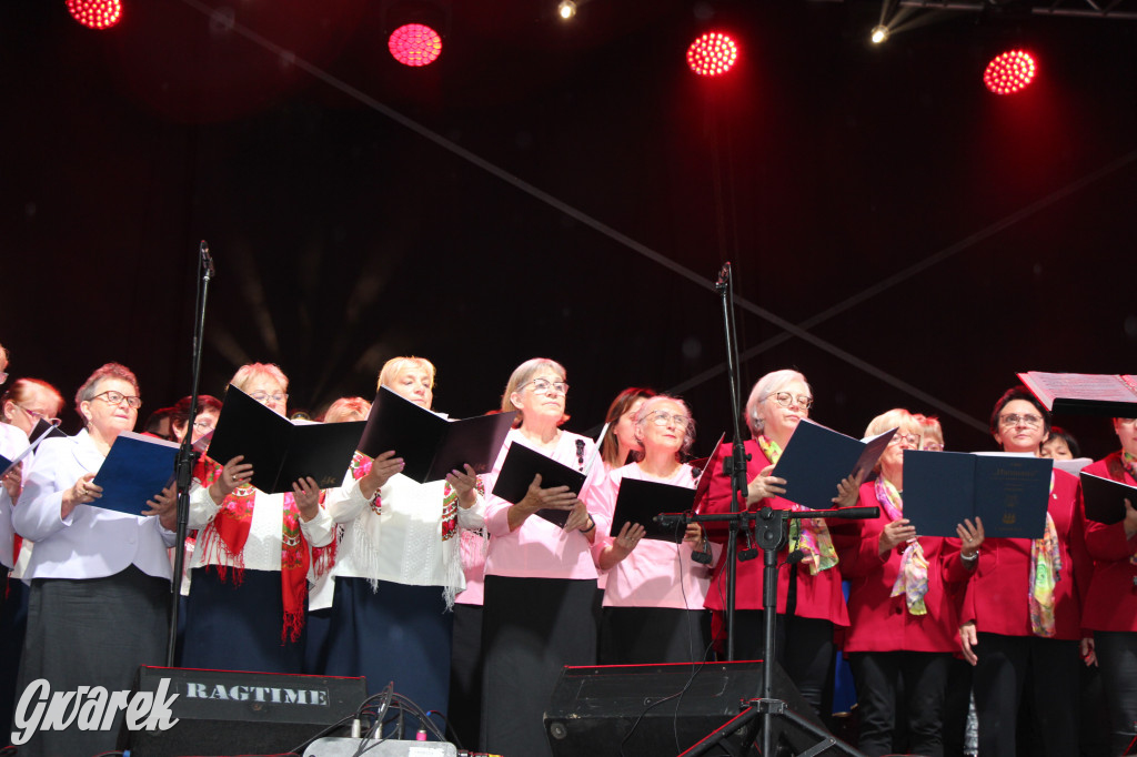 Gwarki. Na początek zaśpiewało 300 chórzystów