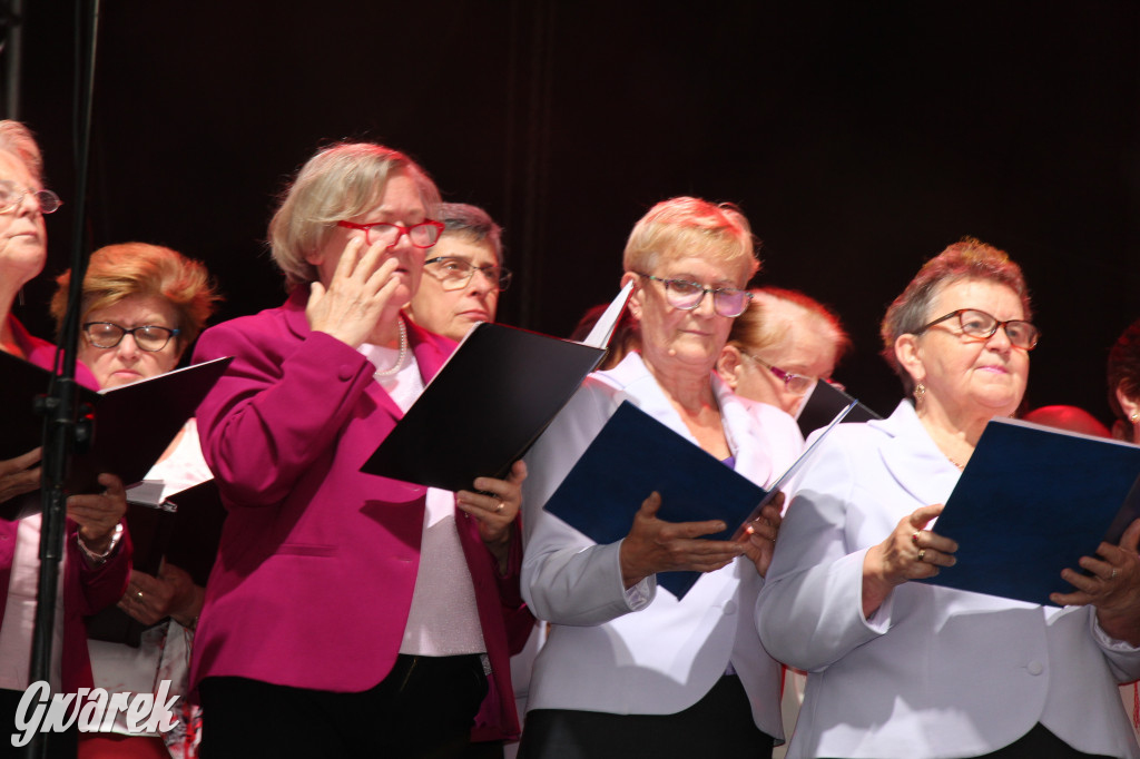 Gwarki. Na początek zaśpiewało 300 chórzystów